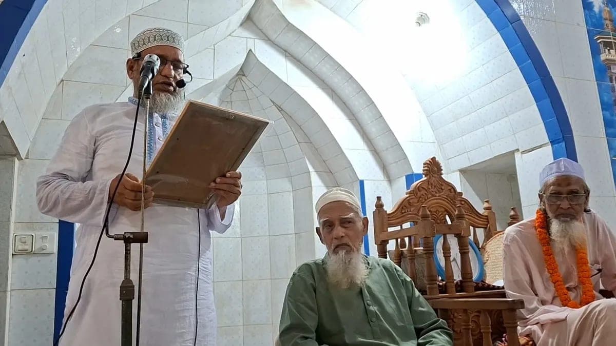 কাটাখালি বাজার বায়তুন নূর জামে মসজিদের ইমামকে বিদায়ী সংবর্ধনা