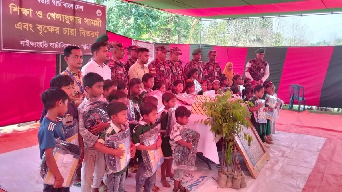 নাইক্ষ্যংছড়িতে বিজিবির ফ্রি মেডিকেল ক্যাম্প, সহায়তা পেল শতাধিক পরিবার