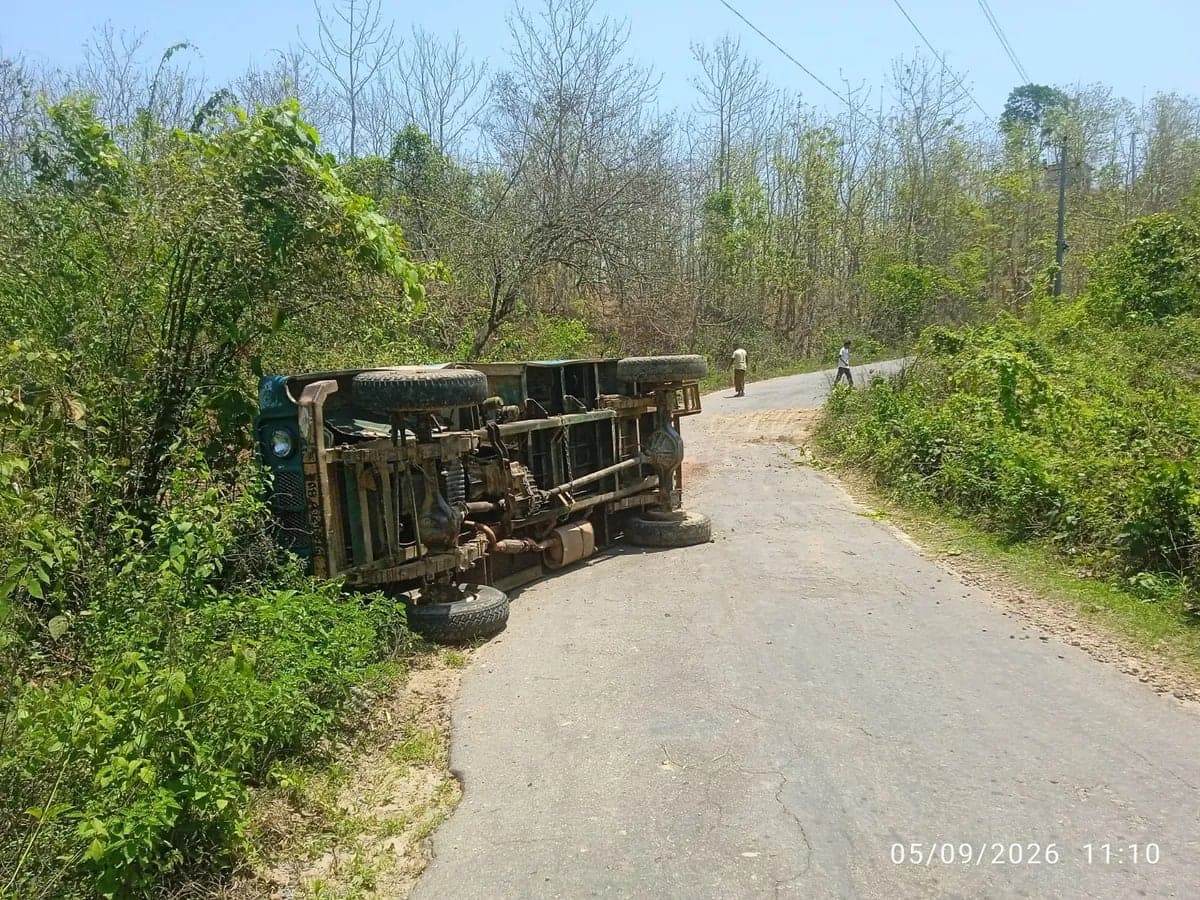 রাজস্থলীতে চাঁদের গাড়ি উল্টে আহত ৬